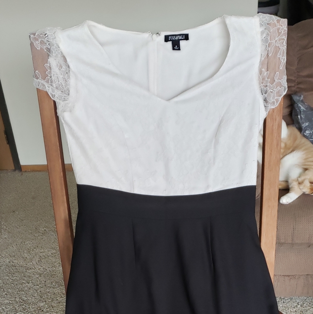 Roz & Ali Midi dress